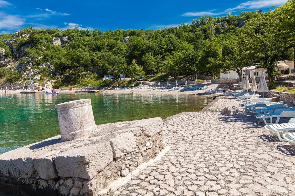 Holiday Resort Kacjak Dramalj Exterior photo