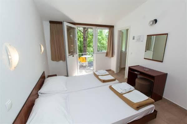 Holiday Resort Kacjak Dramalj Exterior photo